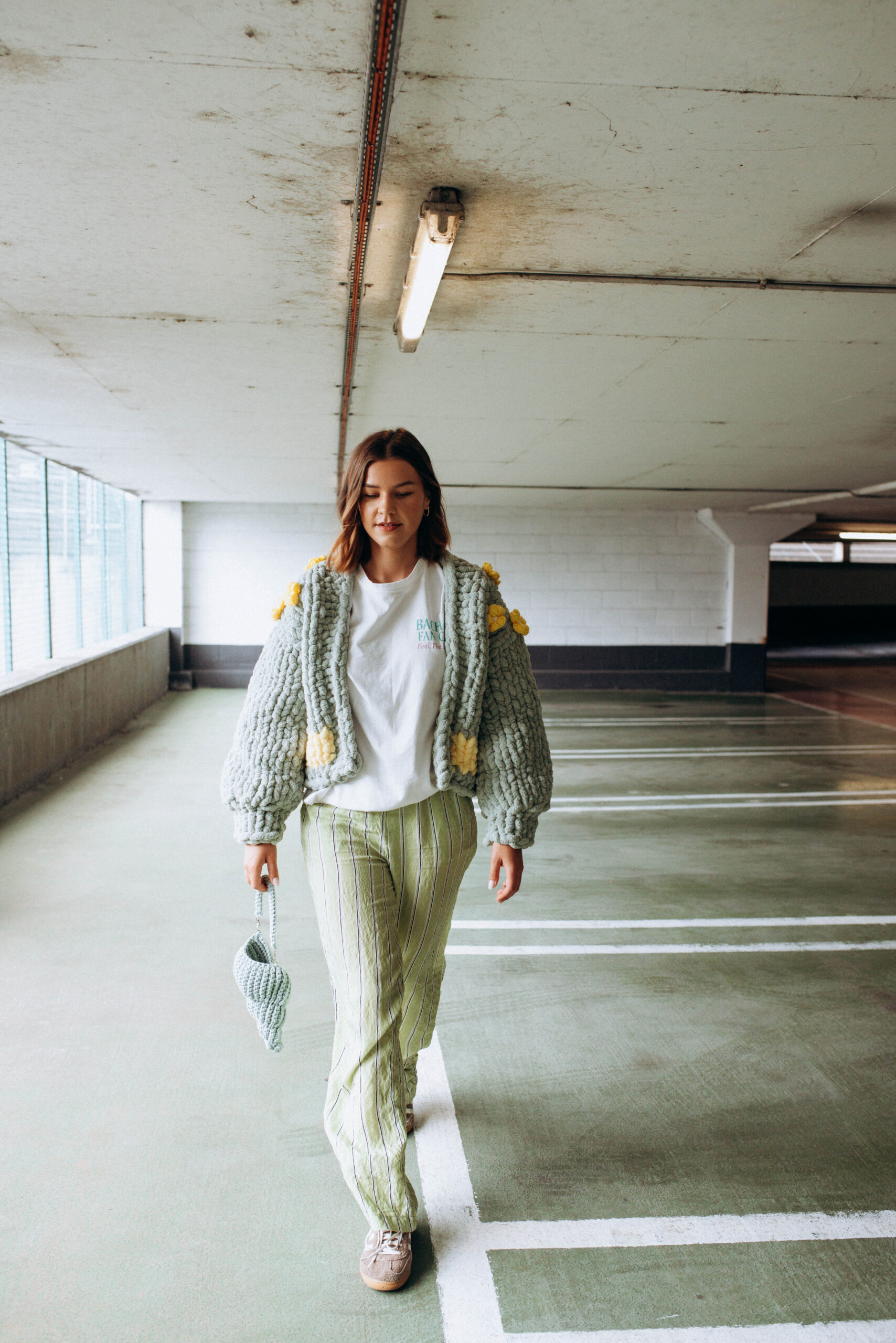 Olive Cardigan with yellow flowers - Image 5